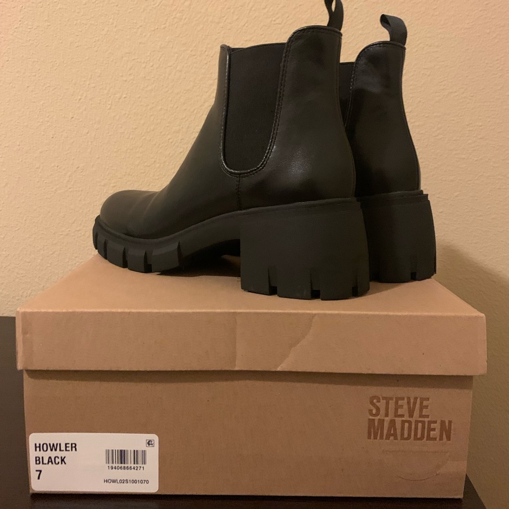 Steve Madden howler boots